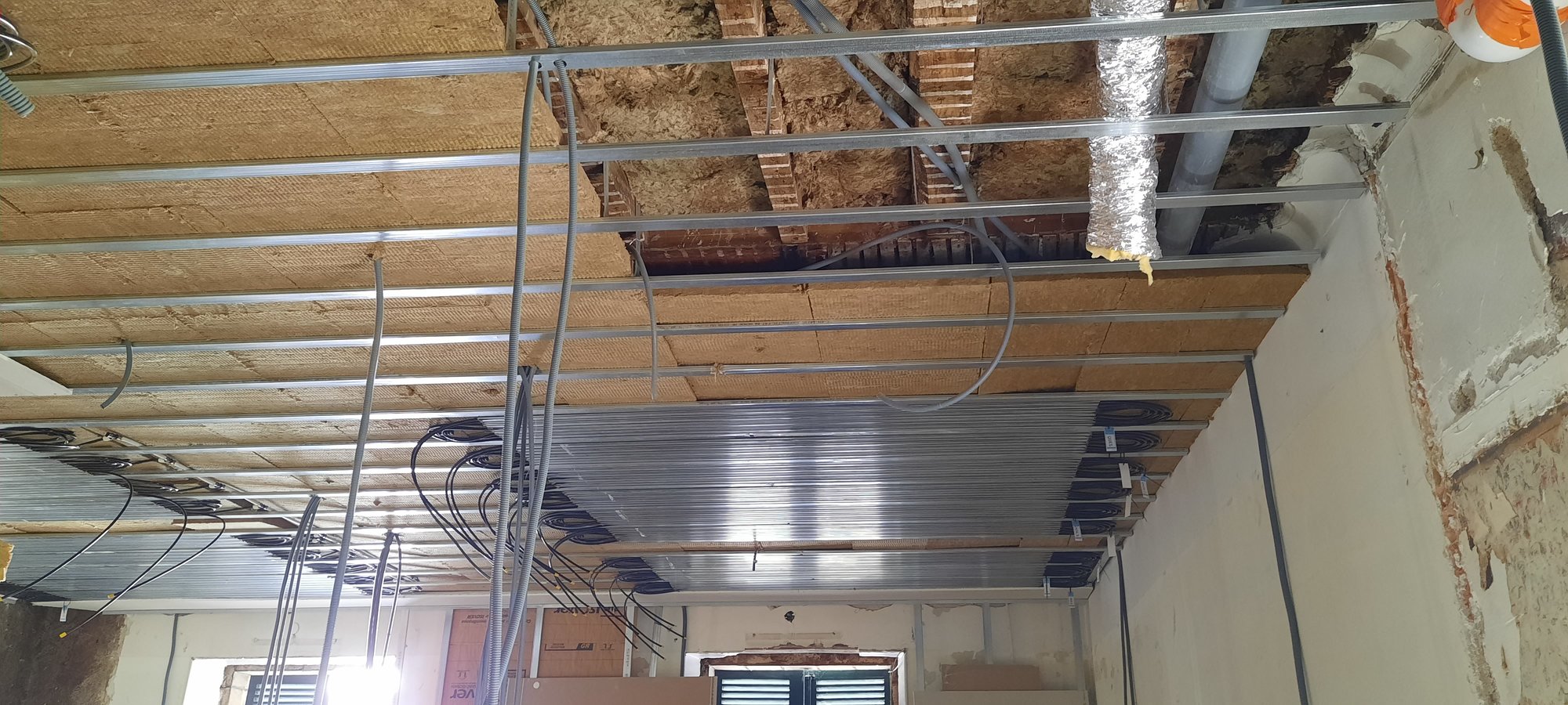 Remplacement d’un système de chauffage traditionnel par un plafond climatique CD-4 de Wavin en maison individuelle