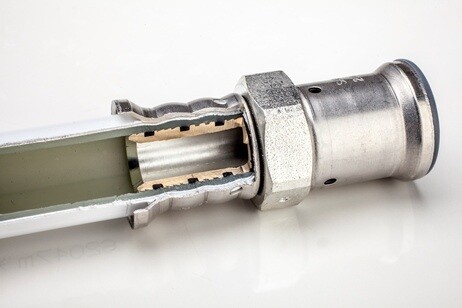 Sezione innesto tubo/raccordo con 3 O-ring