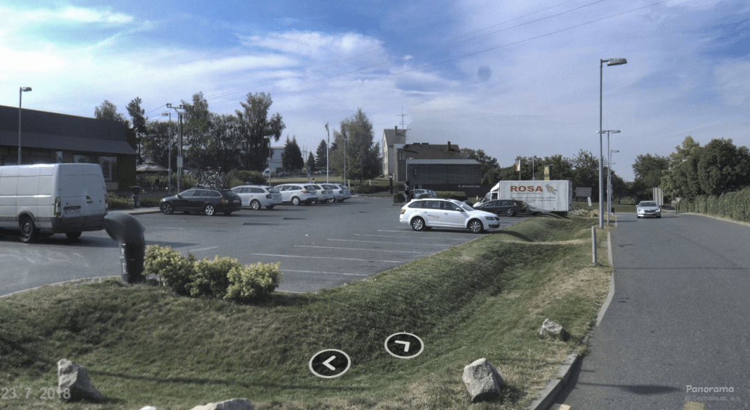 Vsakovací průleh u provozovny rychlého občerstvení McDonald´s, Loket (zdroj: mapy.cz)