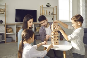 familia jugando-jpeg