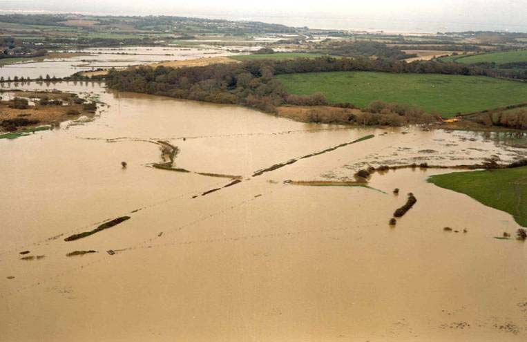 10 maatregelen om overstromingen in stedelijke gebieden te voorkomen - 3. Maak uiterwaarden en overflow-gebieden voor rivieren. 