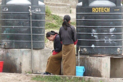Wavin collabora con Unicef per aiutare i bambini dei paesi poveri in Asia e in Africa ad usufruire di acqua potabile, strutture igienico-sanitarie adeguate e provvedere ad un programma di educazione all'igiene.