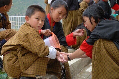 Wavin collabora con Unicef per aiutare i bambini dei paesi poveri in Asia e in Africa ad usufruire di acqua potabile, strutture igienico-sanitarie adeguate e provvedere ad un programma di educazione all'igiene.