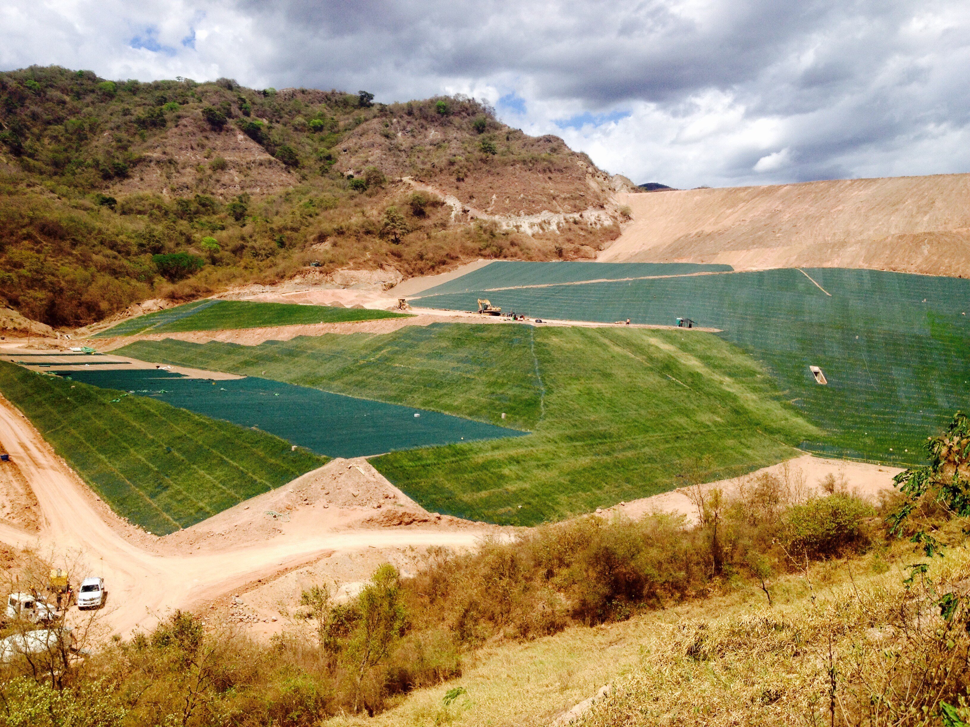 Protección de taludes en zonas de explotación minera y petrolera