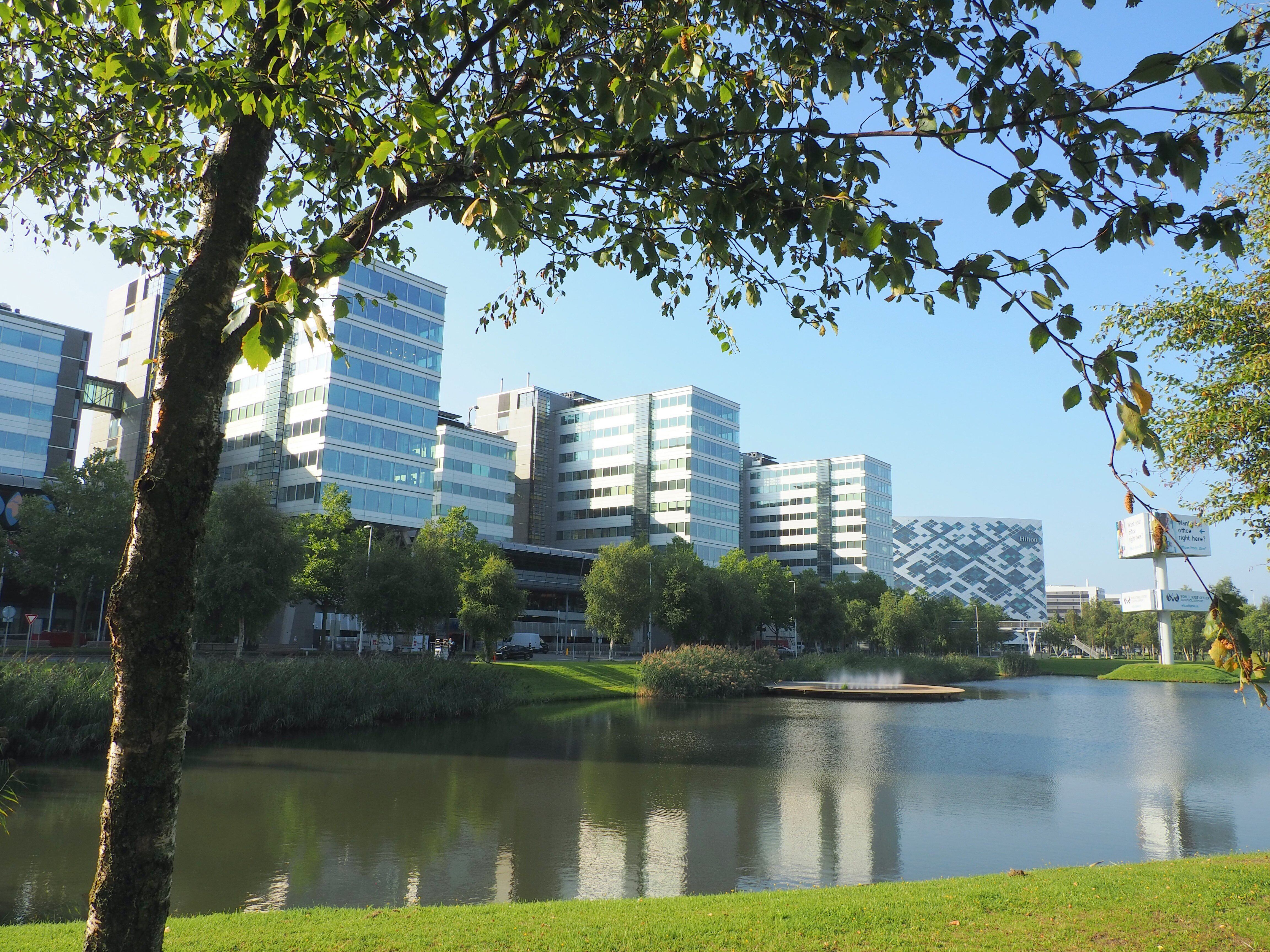 Netherlands builds the first PlasticRoad