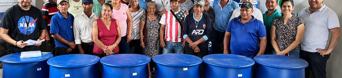 Plastigama Wavin apoya a iniciativa de incentivos a agricultores que cultivan café bajo sombra para proteger los remanentes de bosque de la zona sur del cantón 24 de mayo en Manabí