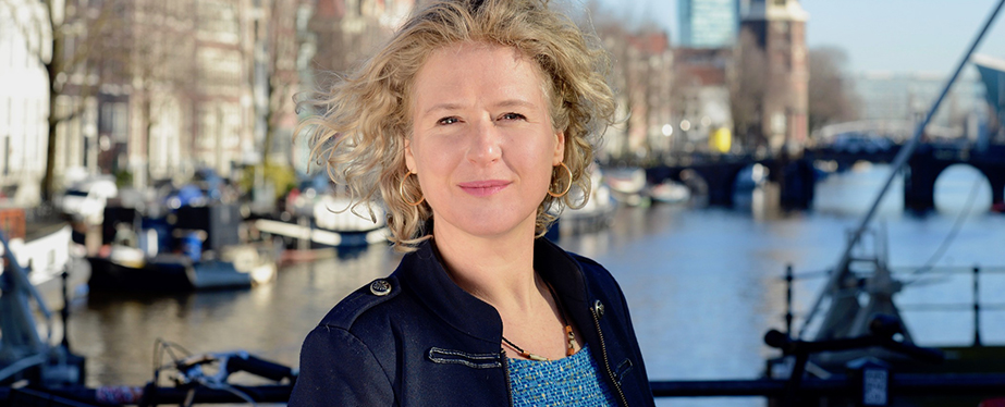 Bouwen aan klimaatbestendige steden Interview met Sacha Stolp, regisseur van het innovatieprogramma Toekomstbestendige Assets in Amsterdam