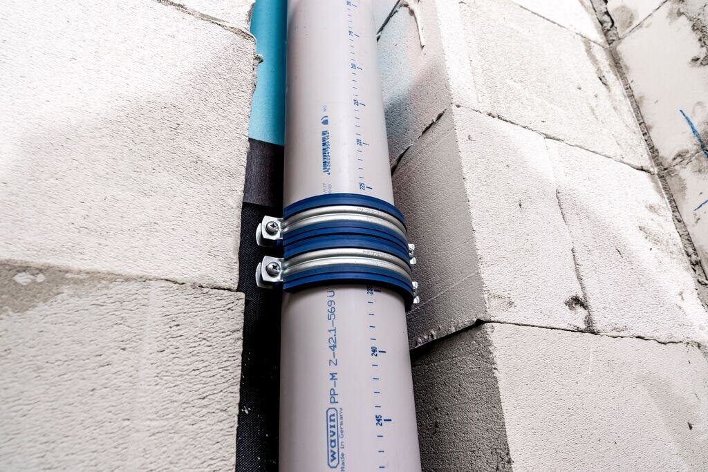 Installing sound insulation components